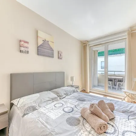 Guestready - Sleek & Sunny Comfort Near The Tram דירה *