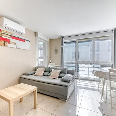 Guestready - Sleek & Sunny Comfort Near The Tram ליון