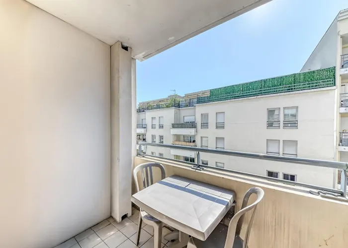Guestready - Sleek & Sunny Comfort Near The Tram *
